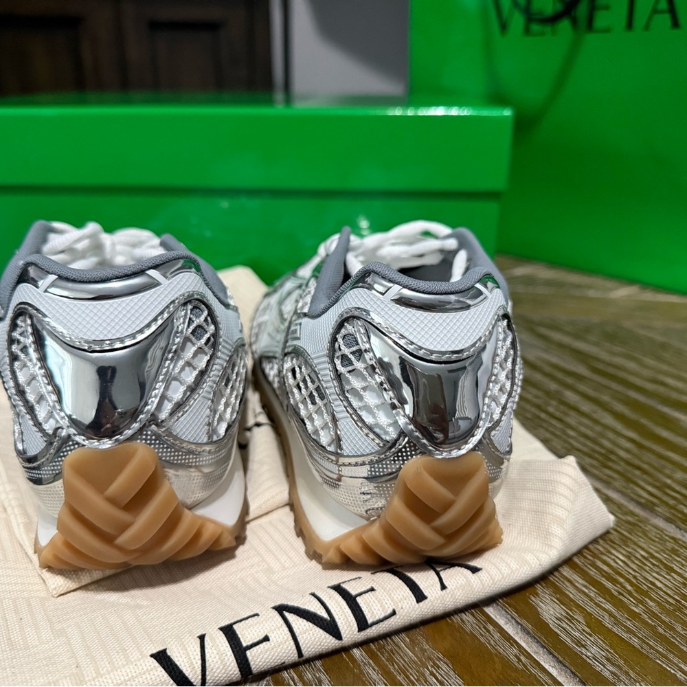 Bottega Veneta Sneakers with silver and white
